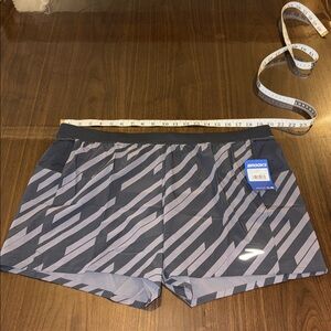 NWT Brooks Journey 5” shorts sz XL